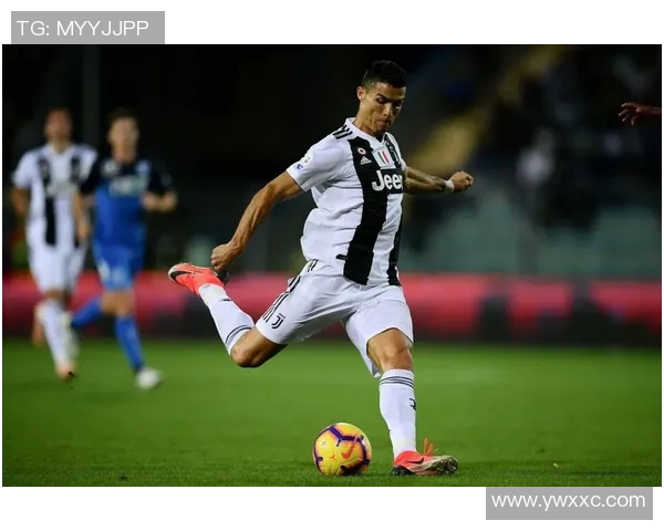 足球球星身影演绎传奇瞬间展现运动之美